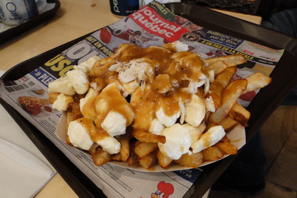 Poutine au poulet - Snack Bar Saint-Jean (Qu�bec) - MaPoutine.ca