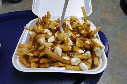 Poutine sauce brune - Casse-Croûte du Sergent (Lévis Saint-Romuald) - MaPoutine.ca