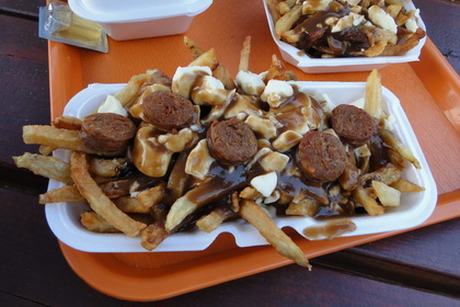 Poutine saucisses piquantes - Casse-Cro�te Route 66 (Qu�bec Vanier) - MaPoutine.ca