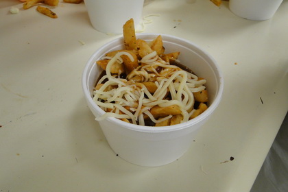 Poutine 2 sauces (fromage r�p�) - �picerie Boucherie Du Coin (Axep) (Alma Saint-Coeur-de-Marie) - MaPoutine.ca