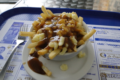 Poutine - Le Grill Selona (Qu�bec) - MaPoutine.ca