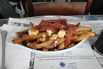 Poutine au pepperoni classique - Le Snack Resto (Qu�bec) - MaPoutine.ca