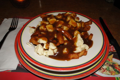 Poutine brune - Resto-Pub Ryna (L�vis Saint-Romuald) - MaPoutine.ca