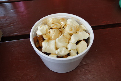 Poutine - Cantine Bernard (Sainte-Madeleine) - MaPoutine.ca