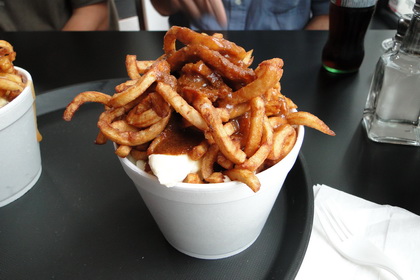 Poutine moiti�-moiti� - D�so Burger (Qu�bec) - MaPoutine.ca