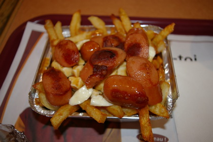 Poutine saucisse - Chez Ashton (L�vis Saint-Nicolas) - MaPoutine.ca