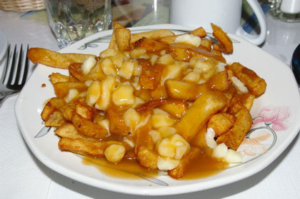 Petite poutine - Resto La Halte (Ange-Gardien, Qu�bec)