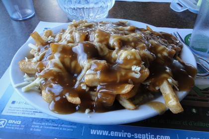 Poutine - Goofy Restaurant (Alma, Qu�bec)