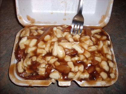 Poutine extra sauce - Frites et compagnie (Oka) - MaPoutine.ca