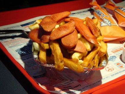 Poutine extra saucisse - Patates Plus (Qu�bec Val-B�lair) - MaPoutine.ca
