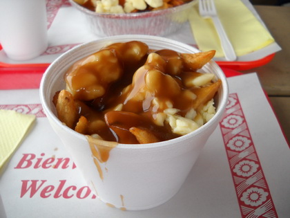 Petite poutine sauce hot-chicken - Le P
