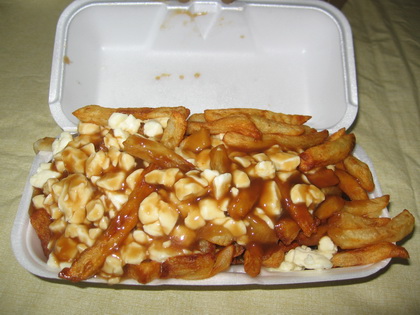Petite poutine - Casse-Croute Chez Naly (Saint-Bernard, Qu�bec)
