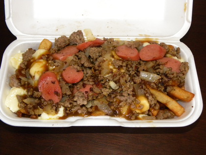 Poutine du Boulevard - Le Petit Resto du Boulevard (Saint-Marc-des-Carri�res) - MaPoutine.ca